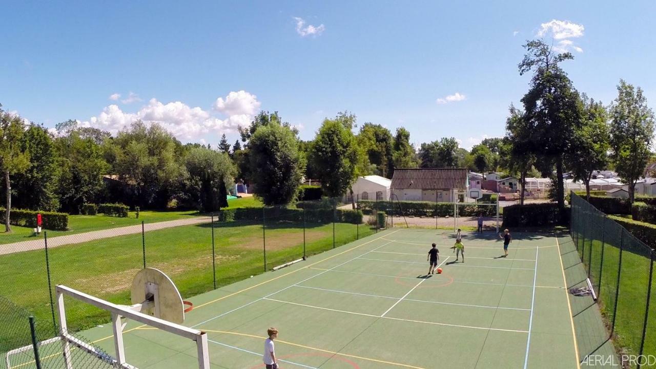 Camping La Garenne De Moncourt Рю Экстерьер фото