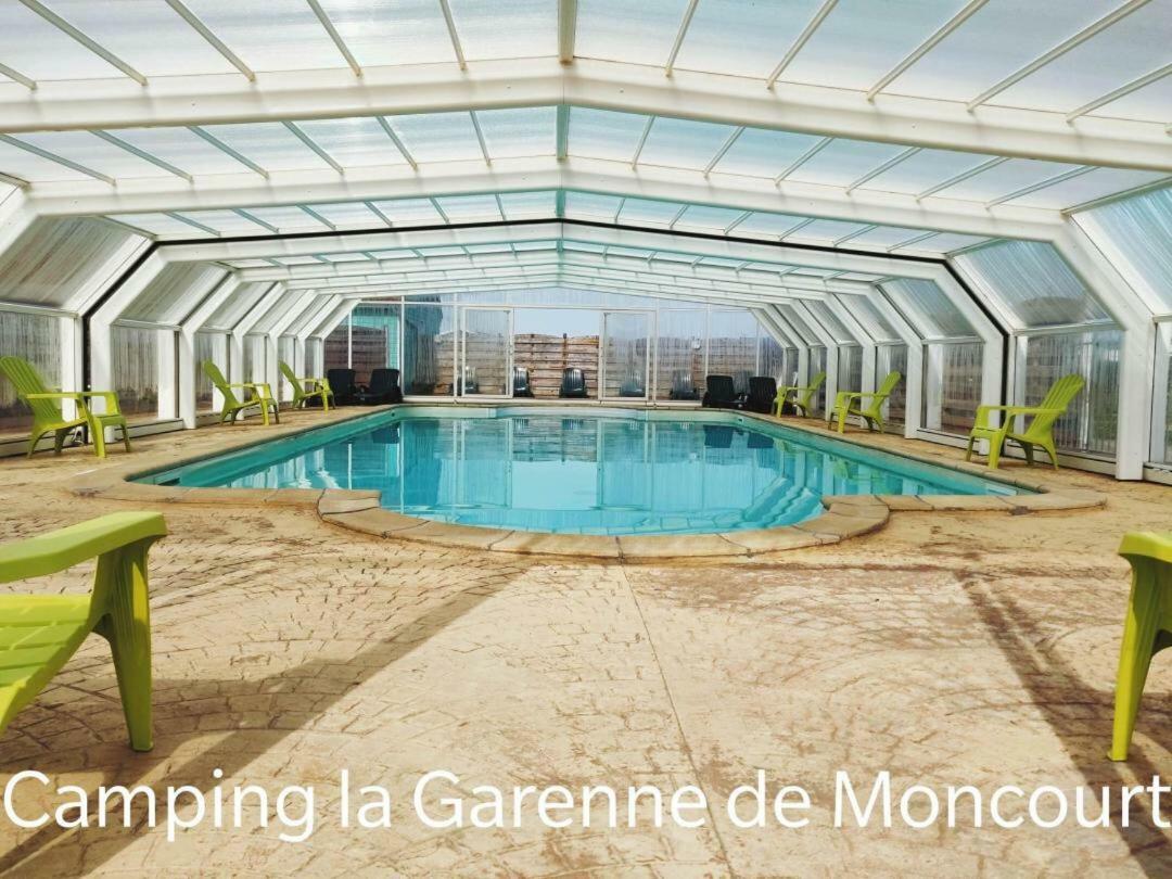 Camping La Garenne De Moncourt Рю Экстерьер фото